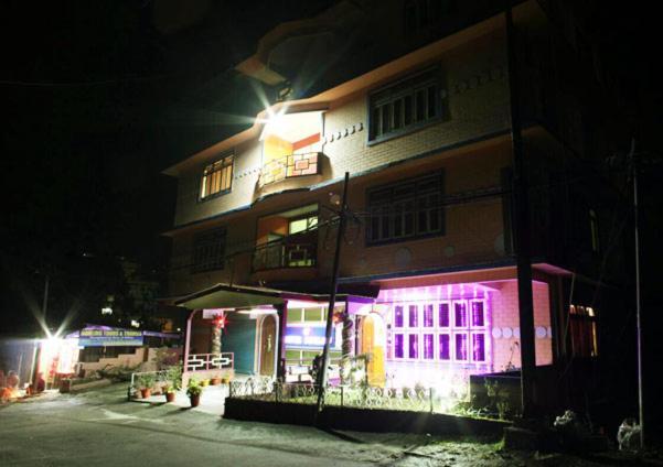Norling Retreat Hotell Pelling Eksteriør bilde